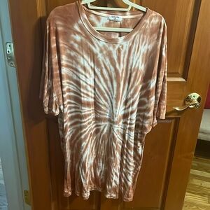 Orange/rust tie dye shirt